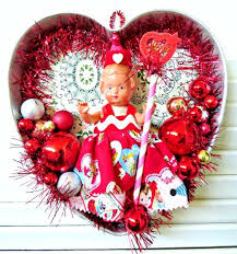 Image Of Vintage Valentine S Day Heart With Cutie Doll Decoration Vintage Valentines Decorations Diy Valentines Decorations Vintage Valentine Crafts