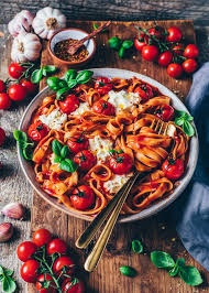 Pasta Napoli Nudeln Mit Tomatensauce Bianca Zapatka Rezepte Recipe In 2020 Creamy Tomato Pasta Tomato Pasta Tomato Pasta Recipe