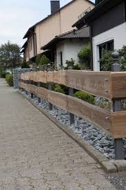Gartenzaun Holz Luedenscheid Jpg 500 750 Gartenzaun Zaun Garten Gartenzaun Holz
