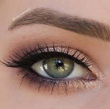 Ainsi pour les yeux verts, les couleurs complémentaires sont le orange, le rouge et le mauve. Mariee Maquillage Des Yeux Verts De Couleur Pourpre Prune Crayon Et Fard A Paupieres Cuiv Maquillage Yeux Verts Tutoriel Maquillage Yeux Vert Maquillage Yeux
