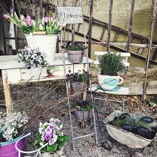 Fruhlingsinspiration Dekoriere Deinen Garten Garten Dekorieren Fruhling