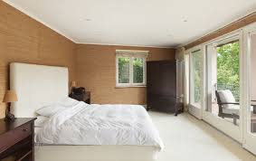 How To Arrange Furniture In Your Bedroom Bedroom Furniture Layout Bedroom Arrangement Comfortable Bedroom
