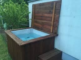 Diy Whirlpool Der Deckel Badewanne Garten Whirlpool Garten Whirlpool Selber Bauen