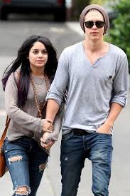 Vanessa Hudgens Photos Photos Vanessa Hudgens And Austin Butler Out Together Vanessa Hudgens And Austin Butler Vanessa Hudgens Vanessa And Austin