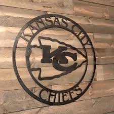 Kansas City Chiefs Circle With Logo Home Decor Wall Art Etsy Kansas City Chiefs Craft Kansas City Chiefs Logo Kansas City Chiefs
