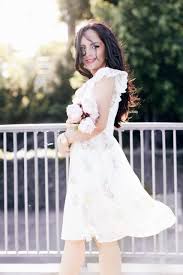 Bekannte Blogger In 2020 Bekannte Blogger Blumenmadchen Kleid Blogger