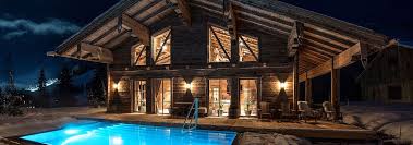 Luxus Chalet Schmiedalm Saalbach Hinterglemm Aussenansicht Mit Pool Im Winter Luxus Architektur Ferienhaus