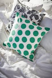 Asatilda Kissenbezug Natur Dunkelgrun Punkte 50x50 Cm Ikea Deutschland Kissenbezug Kissen Grosse Kissen