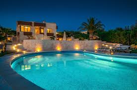 La particolarità di questo immobile da sogno sono le aggiunte gratuite affiancate alle mura principali: 30 Favolose Ville Da Sogno Con Piscina Mondodesign It Piscina Villa Case Da Sogno