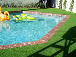 Beautiful Green Grass To Match Up With Your Pool All Year Round Installed By Arizona Turf Masters Supplied By The S Pool Designs Backyard Cool House Designs