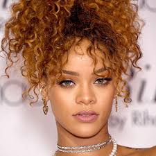 Curly hairstyles are definitely in vogue this year, with celebrities sporting it on and off the ramp. 9 Easy On The Go Hairstyles For Naturally Curly Hair