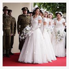Princess Margaret Portrayed By Vanessa Kirby In The Crown Wearing A White Bridesmaid Gown Asqueen Elizabeths Bridesma Princess Margaret Crown Netflix The Crown