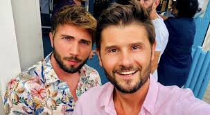 His birthday, what he did before fame, his family life, fun trivia facts, popularity rankings, and more. Christophe Beaugrand Et Son Mari Envisagent D Etre Papas Tetu
