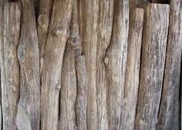 Sichtschutz Aus Schwartenbrettern Naturholz Schwartenbretter Sichtschutz Holz Garten Zaun Ideen