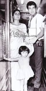 Dharmendra With His First Wife Prakash And Daughter Vijeta On A Train Bollywood Movies Bollywood Stars Rare Pictures Film making industry developed mainly in st.