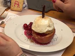 Bratapfel Mit Schmandcreme Und Cranberrysauce Rezept Rezept Gebratene Apfel Gerichte Fur Weihnachten Rezepte