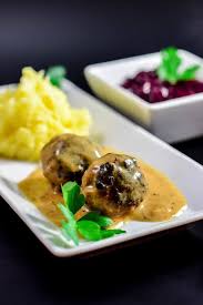Schwedische Hackballchen In Rahmsosse Warmes Essen Lebensmittel Essen Einfach Kochen