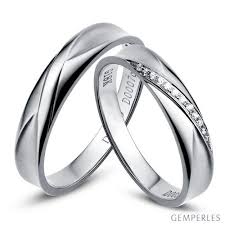 Collections de bague de fiançailles, alliance de mariage, solitaire diamant, bague homme, anneau et tout perle, jonc en perle ou jonc diamant, nos bracelets ne vous laisseront pas indifférents. Epingle Sur Bijoux