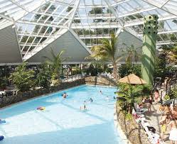 Subtropische Badeparadies Bietet Schwimmspass Fur Die Ganze Familie Suedsee Sauna Lasst Den Alltag Fur Eine Weile Verges Finnische Sauna Dampfbad Schwimmbader