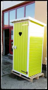 Geratehauschen In Plumpsklo Optik Aussentoilette Gartenarchitektur Gartentoilette