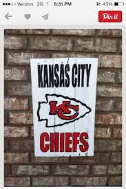 Pin By Lisa Braudrick On Kansas City Chiefs Inspired Wedding Kansas City Chiefs Craft Kansas City Chiefs Kansas City Chiefs Football