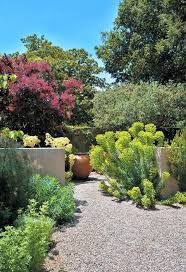 Mediterraner Garten In 50 Bildern Ein Vorbild Wie Sie Urlaubslaune Und Wohlgefuhl In Ihren Garten Bringen Mediterraner Garten Mediterrane Gartengestaltung Mediteraner Garten