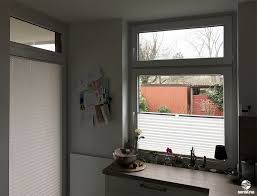 Sichtschutz Am Fenster In Der Kuche Mit Sensuna Plissees In Weiss Fenster Plissee Kuche Fenster Trautes Heim
