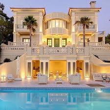 Located in montevideo, 33 km from cagancha square and 33 km from independencia square, casa de campo con piscina y bosque ücretsiz wifi i̇lave banyo yemek alanı şömine düz ekran tv. Case Di Lusso Con Piscina Le 14 Piu Belle Del Mondo