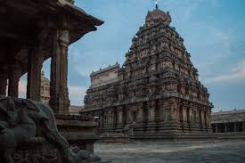 What are the new features added by the vijanagar and nayaka to the dravidian temple architecture ? Dravida Temple Architecture Origin And Development A Visual Journey Virasat E Hind Foundation
