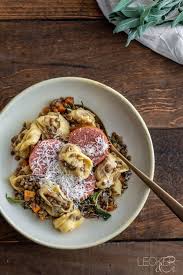Original Rezept Aus Kitchen Impossible Gennaro Contaldo Kocht Seine Cotechino Capellacci Auf Linsen Ein Kostliches Past Rezepte Leckere Pasta Rezepte Lecker