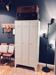 Metallspind Und Alte Lederkoffer Spind Spint Schrank Haus Interieu Design