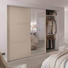 Shaker Cashmere Panel Sliding Wardrobe Door Howdens Built In Wardrobe Doors Sliding Door Wardrobe Designs Wardrobe Door Designs