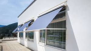 Unsere Fenstermarkisen Gibt Es In Vielfaltigen Ausfuhrungen Als Fassaden Markise Fur Individuelle Fassadenfo Sonnenschutz Fenster Fenstermarkisen Sonnenschutz