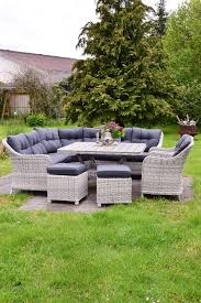 Sitzgarnitur Fur Den Garten Gemutlich Praktisch Und Schon Aus Polyrattan Und Mit Ganz Viel Platz Lounge Zum Entspa Sitzgarnitur Garten Beton Pergola Pavillon