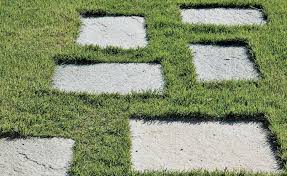 Trittplatten Im Rasen Verlegen Trittsteine Garten Garten Ideen Gestaltung Vorgarten Rasen Alternative