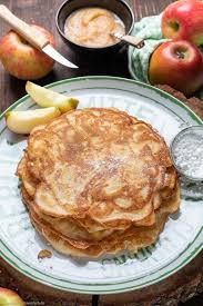 Apfelpfannkuchen Klassisch Und Fluffig Emmikochteinfach Rezept Apfelpfannkuchen Apfelpfannkuchen Rezept Essen Und Trinken