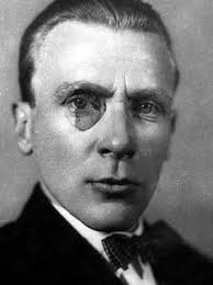 Михаил булгаков родился в семье доцента (с 1902 года — профессора) киевской духовной академии афанасия ивановича булгакова, в киеве. Bulgakov Mihail Afanasevich Vikipediya