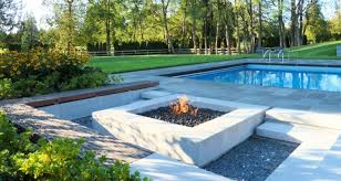 Senkgarten Sitzplatz Feuerstelle Gestalten Modern Pool Rasen Moderne Scheune Haus Moderne Ranch Moderne Pools