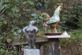 Figuren Im Garten Vor Der Galerie Dornenhaus Ahrenshoop Kunst Figur