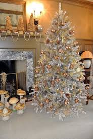 Holiday Decorating At The Farm The Martha Stewart Blog Holiday Decor Christmas Interiors Decor