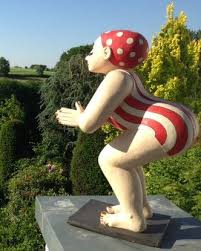 Schwimmerin Im Roten Badeanzug Gartenfigur Gartenfiguren Roter Badeanzug Gartenskulptur