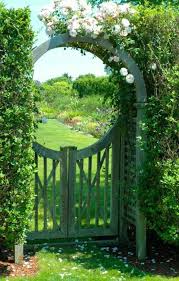 46 Amazing Pergola Garden Gate Suggestions Archzine Net Gartentor Circular Arch Roses With Am In 2020 Garden Archway Charming Garden Garden Gates And Fencing