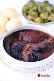Rezept Fur Rinderrouladen Klassisch Einfach Und Wie Von Mutti Rezept Rinderrouladen Rinder Rouladen Rezepte
