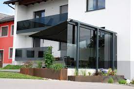 Freistehender Windschutz Aus Glas Fur Terrasse Glasschiebetur Windschutz Windschutz Terrasse