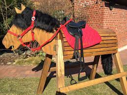 Holzpferd Fur Den Garten Holzpferd Pferd Holz