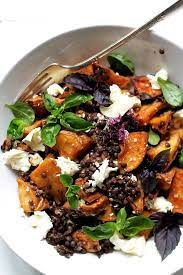 Potato Wedges Salat Mit Schwarzen Linsen Taste Of Travel Rezept Rezepte Mit Linsen Vegetarische Rezepte Abendessen Beluga Linsen Salat