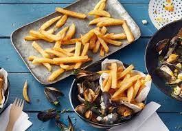 Moules Frites Miesmuscheln Auf Belgische Art Rezept Rezept Rezepte Miesmuscheln Lebensmittel Essen