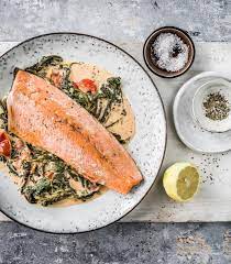 Lachsforelle Mit Tomaten Rahmspinat Rezept In 2020 Lachsforelle Rezept Forelle Lachsforelle