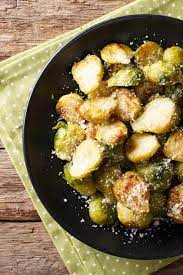 So Einfach So Lecker Rosenkohl Mit Parmesan Rezept Rosenkohl Rosenkohl Beilage Rezepte