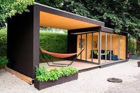 Jolie abri de jardin du pierre. Le Top Des Abris De Jardin 45 Idees Design Archzine Fr Cottage Exterieur Cabanon De Jardin Jardin Maison